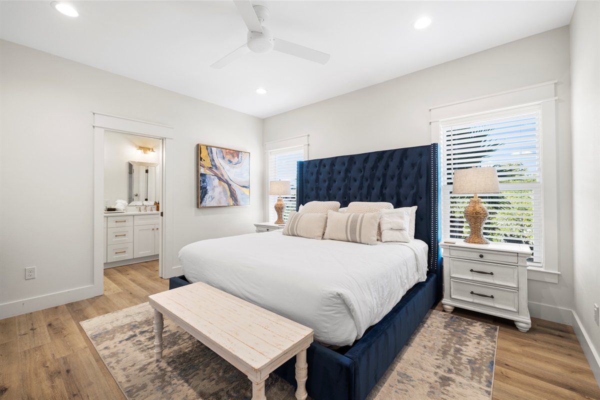 2nd Floor Bedroom 5 – 1 King bed