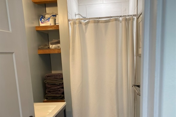 Full Bath Walk-In Shower Main Floor