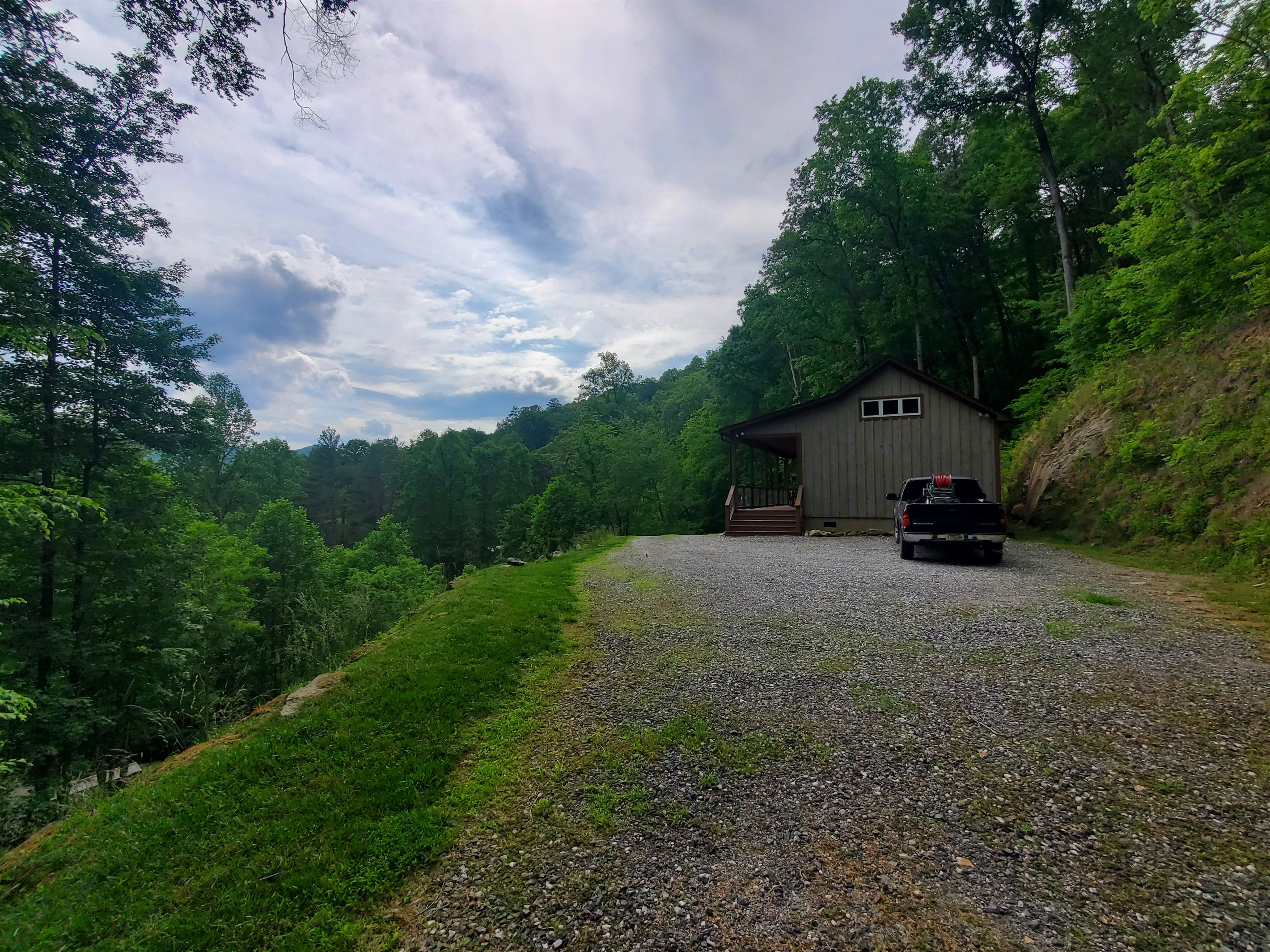 Plenty of parking and space to turn around