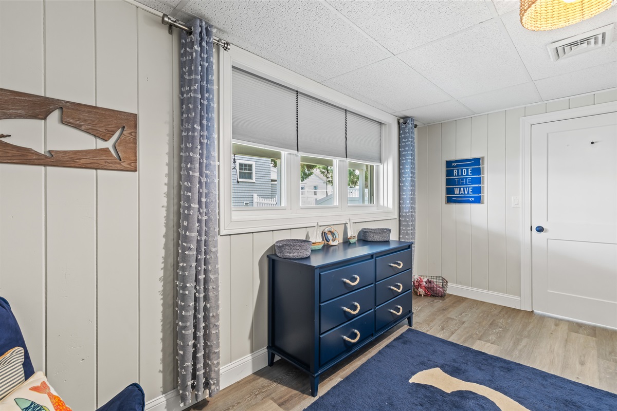 Bureau and closet space