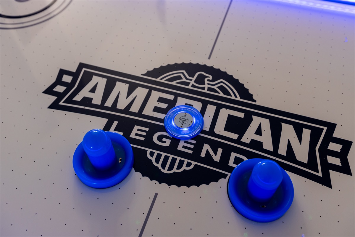 Air hockey, the game of our childhood!