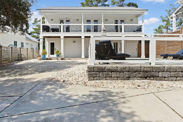 Driveway Parking for 6 Cars – Ideal for Large Groups