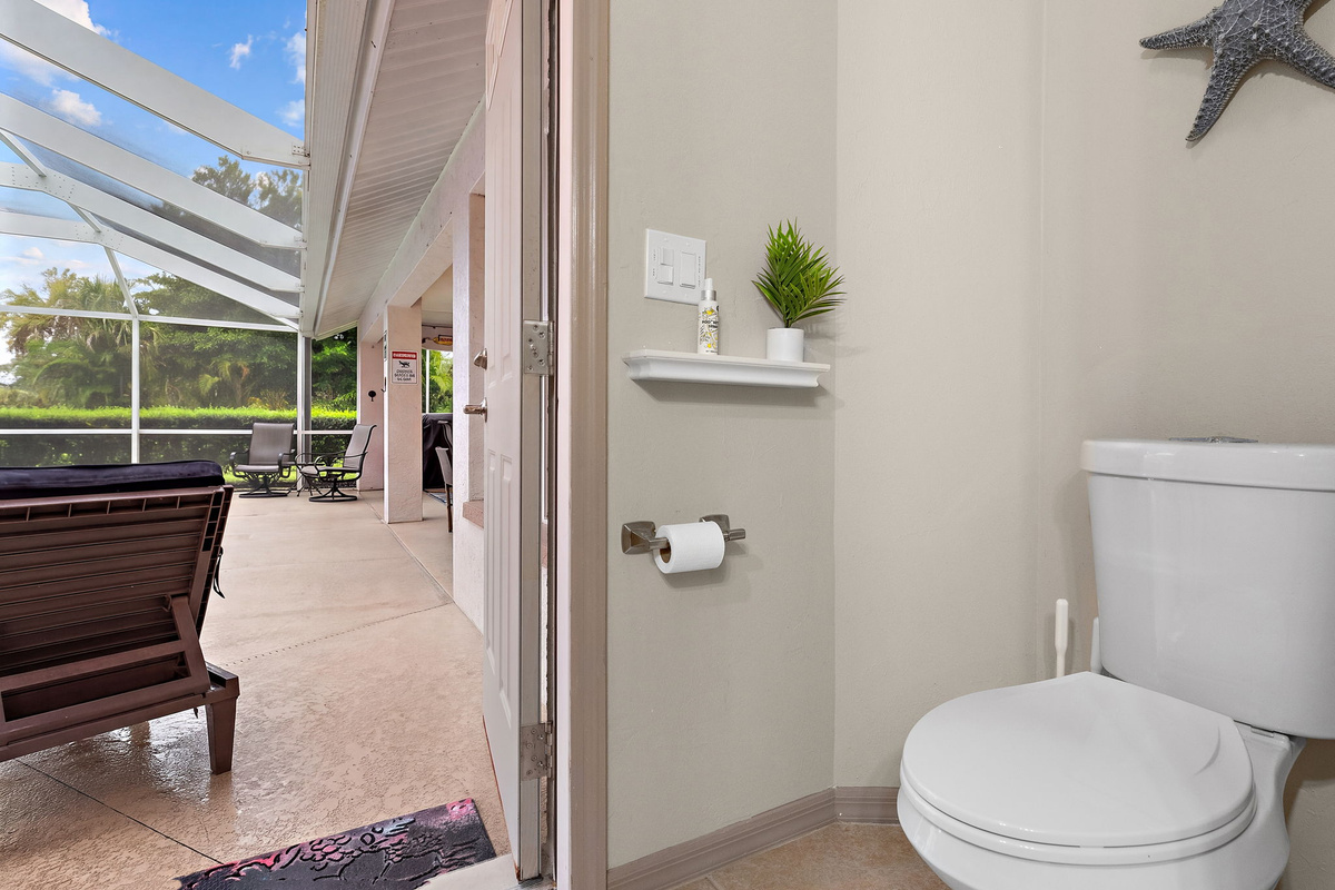 Pool bath with direct access to lanai - no need for slippery wet feet through the house.
