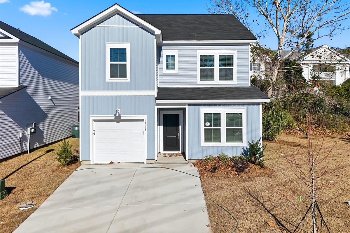 New Construction 4BR house 1.3 miles to the ocean, walking distance to Main Street, eating and shopping!