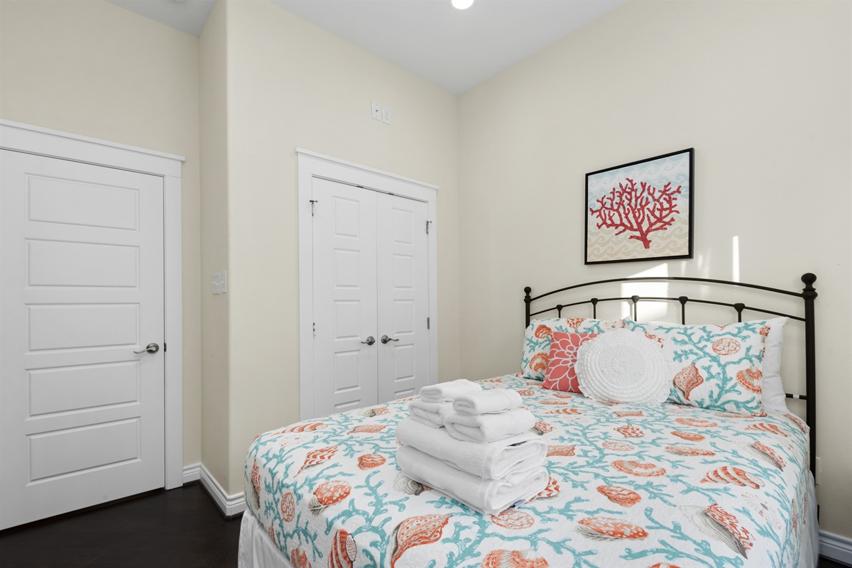 0556a96be6e94d10b6ea99e08fa3f716 Large | Beachhouse | Texas | TX | Vacation Homes | Galveston | Crystal Beach | Kokomo | Breezy Days | Beachfront Elegance | Sunrise Serenity | Southern Sands Property Management, LLC