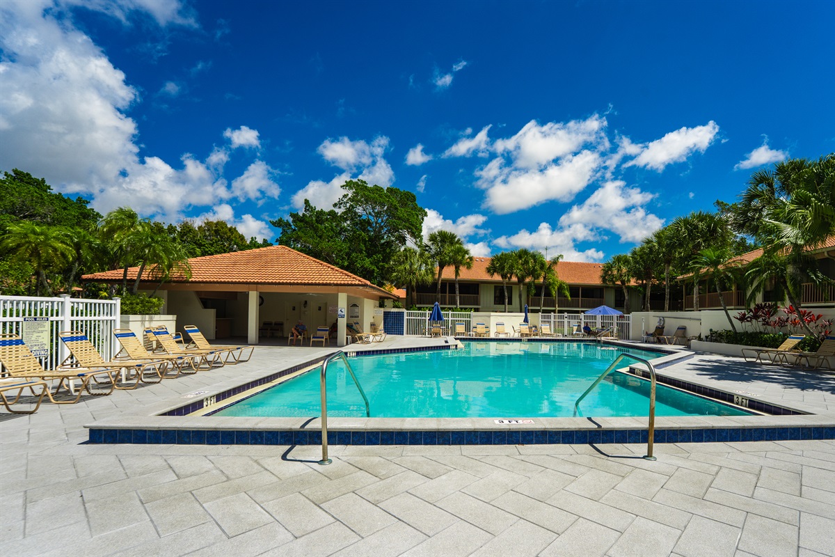 Access to a beautifully maintained community pool just steps away. Heated during the winter months.