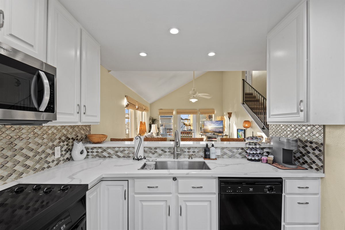 05650755513f41cbb13c3d766178148b Large | Beachhouse | Texas | TX | Vacation Homes | Galveston | Crystal Beach | Kokomo | Breezy Days | Beachfront Elegance | Sunrise Serenity | Southern Sands Property Management, LLC