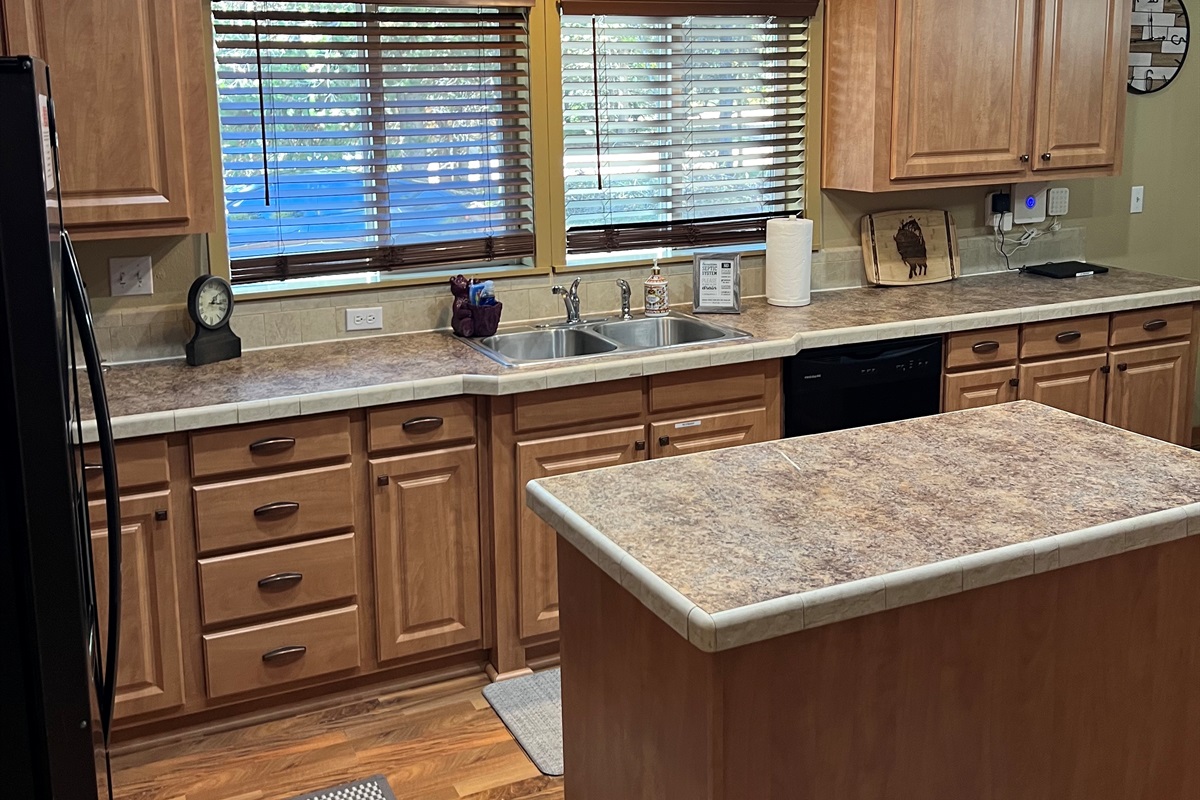 Full Kitchen with Fridge, Stove, Microwave, and Dishwasher
