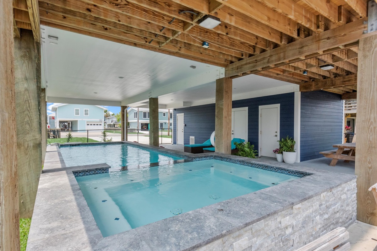 057251b70541494a95821798498723e7 Large | Beachhouse | Texas | TX | Vacation Homes | Galveston | Crystal Beach | Kokomo | Breezy Days | Beachfront Elegance | Sunrise Serenity | Southern Sands Property Management, LLC