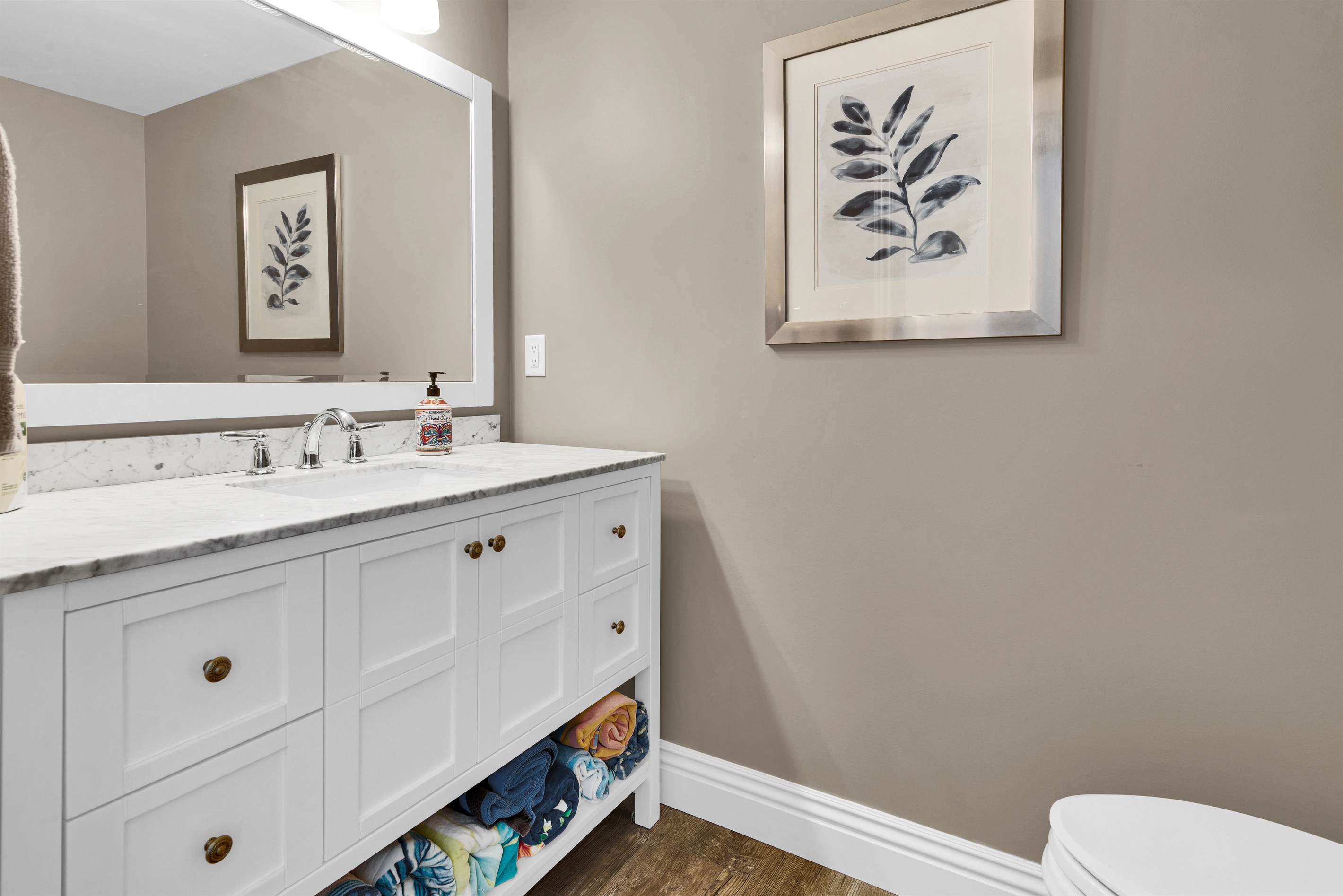 Spacious bathroom with plenty of counter space