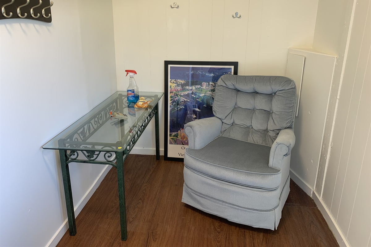 116 Darwin Ave 3 Bedroom Comfy House Be My Guest in BC Short