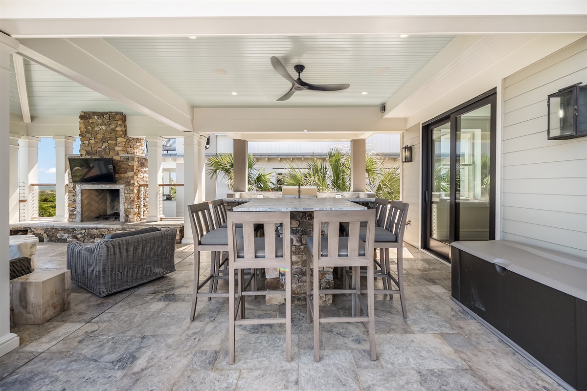 Outdoor Dining | Beach Shelter | 3708 Palm Blvd | Isle of Palms, SC | IOP Escapes