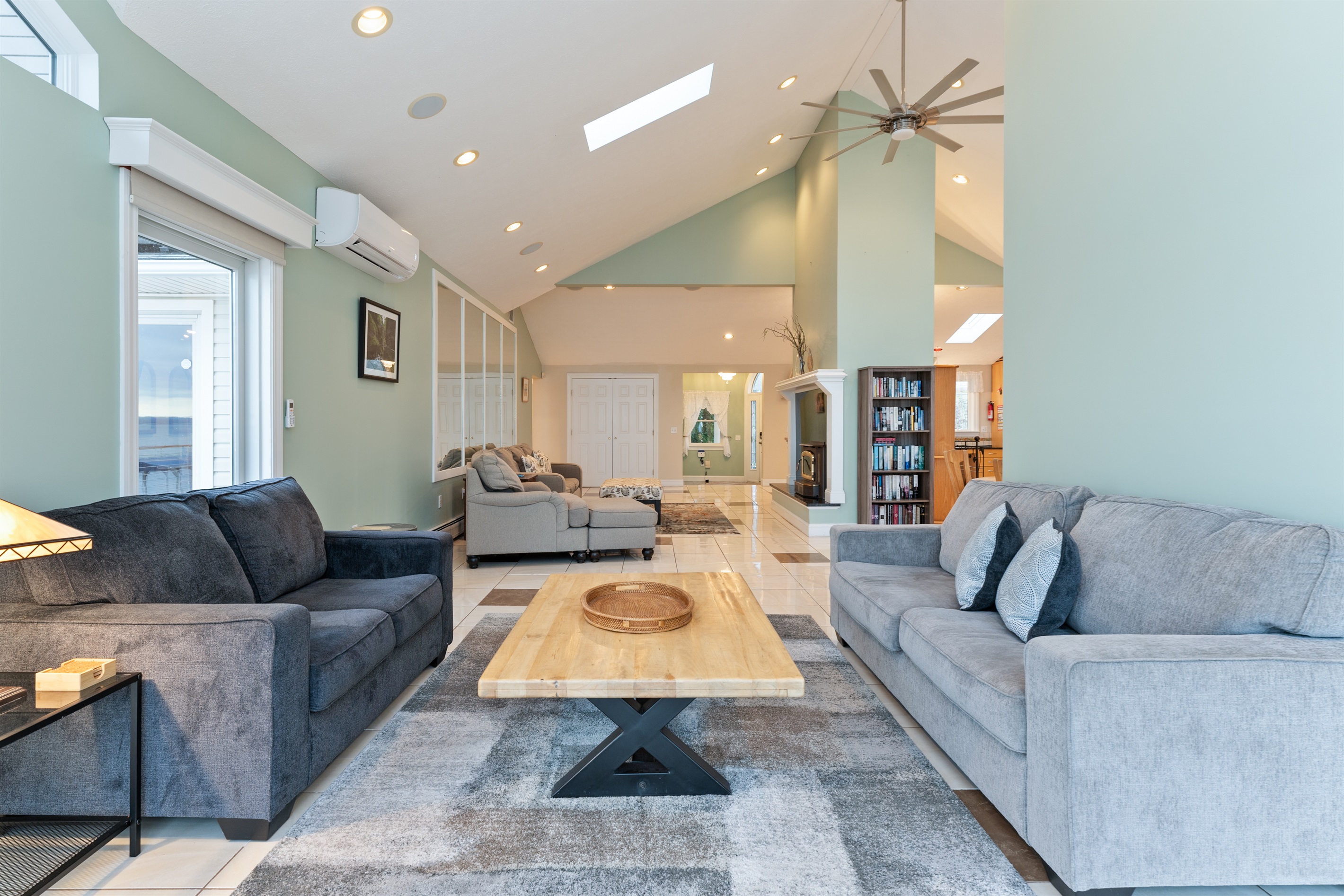 Spacious living area-main floor