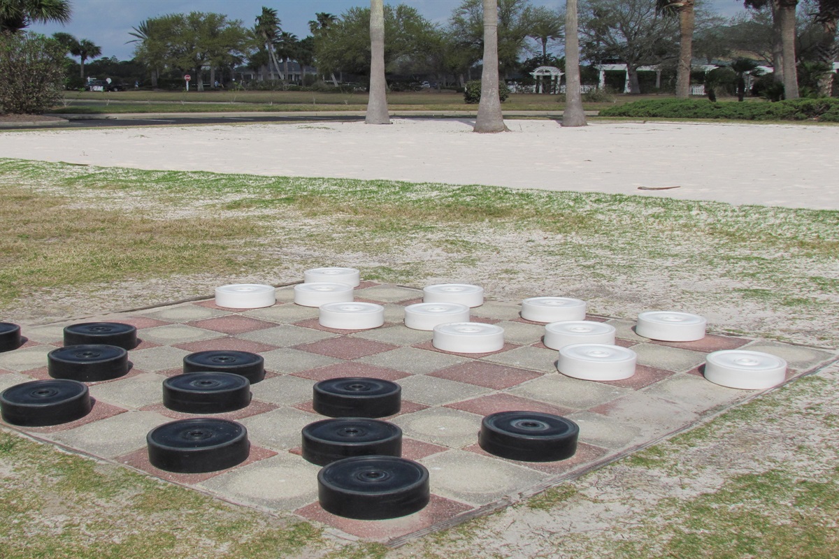 Make memories that last a lifetime! Our life-size checkers provide hours of entertainment for guests of all ages at The Beach Club.