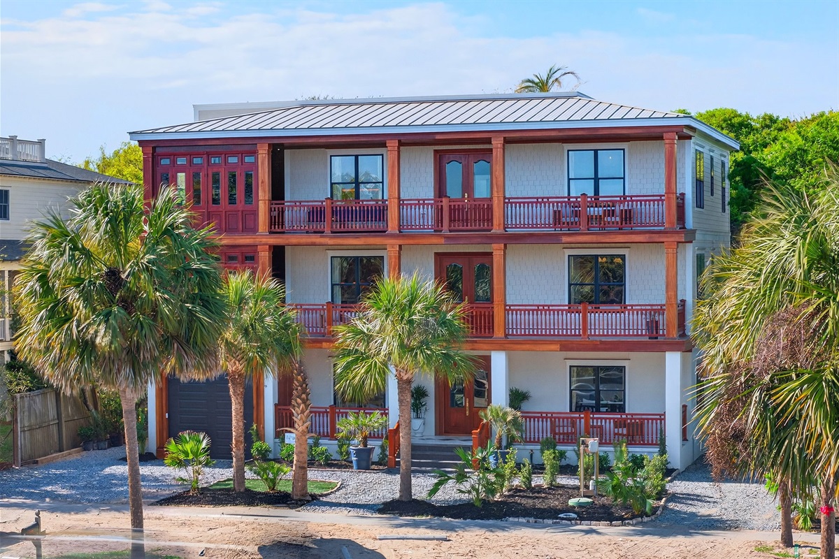 Front of Home | Rosewood Retreat | 2605 Palm Blvd, Isle of Palms, SC | IOP Escapes