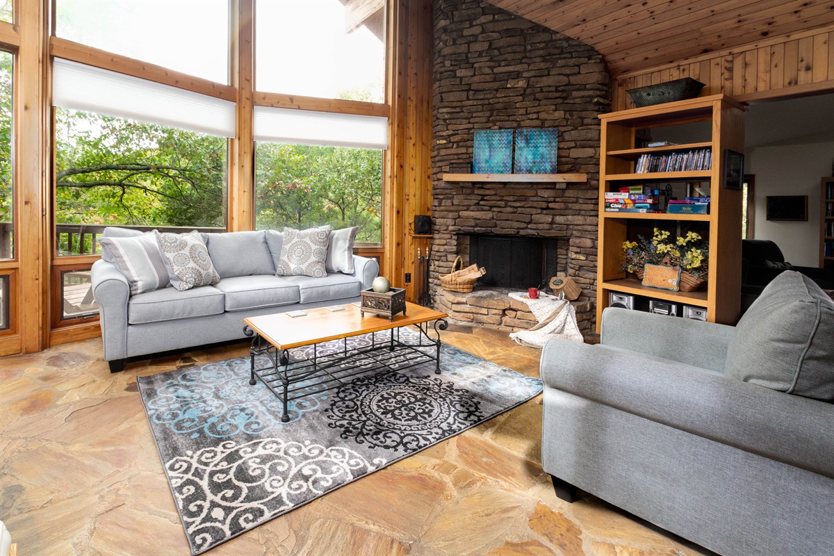 2 story family room overlooking the lake
