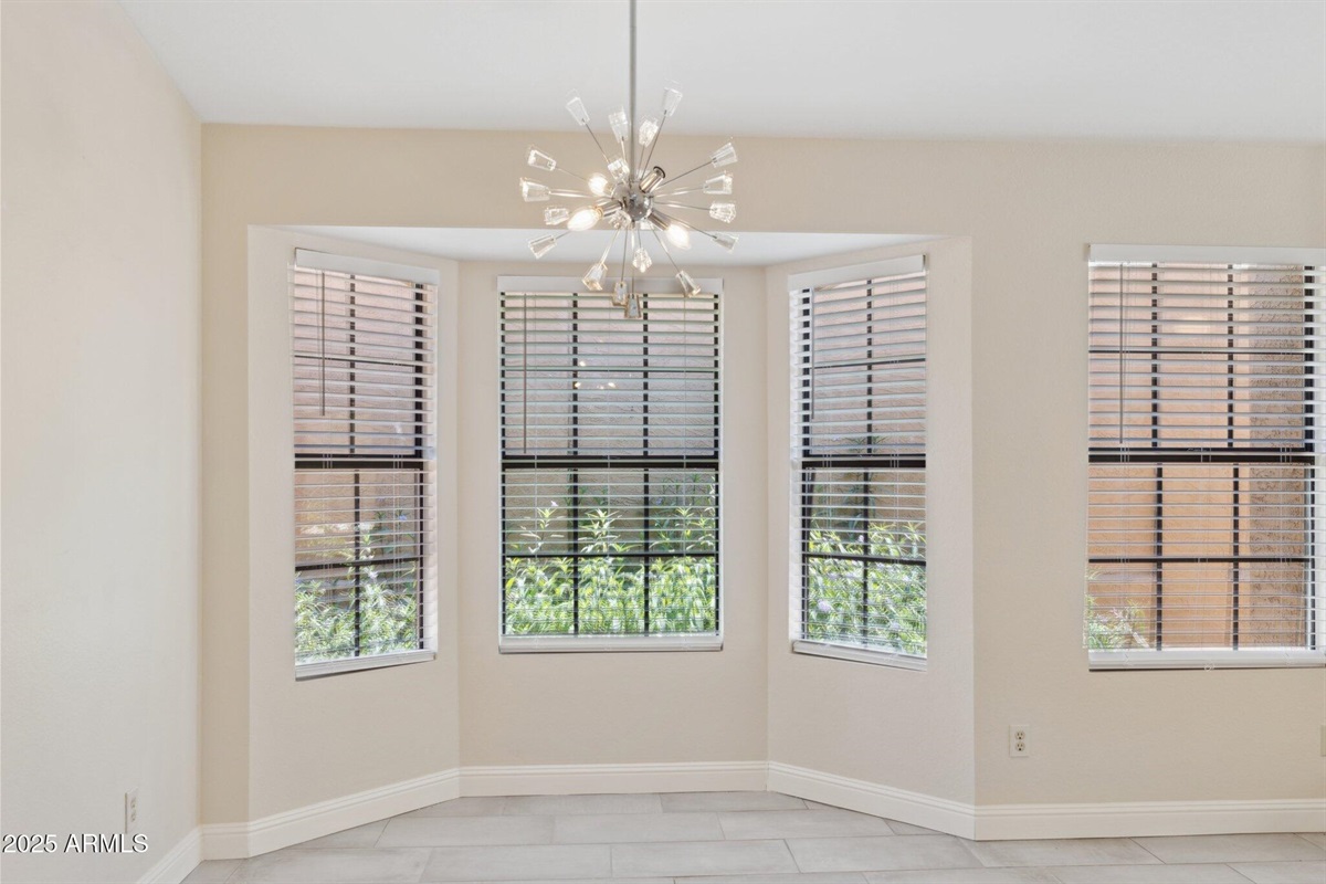 Eat-In Kitchen Seats 8