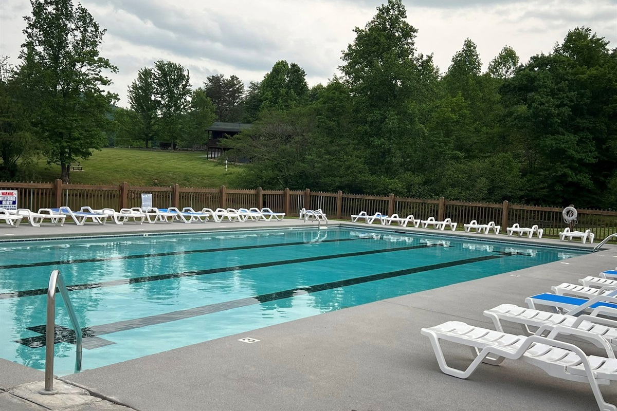 Gypsy Road - Community Pool and Fishing Pond