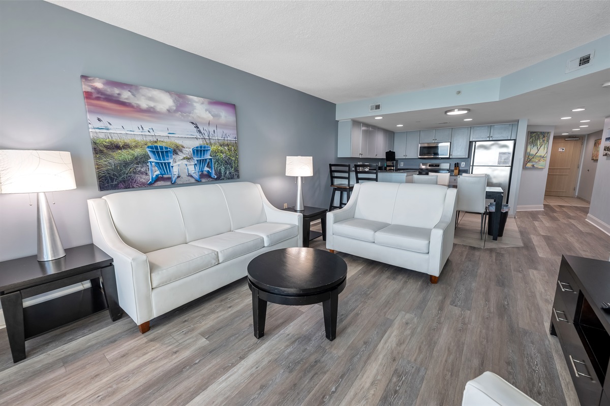Amazing Living Room with Stunning Views🌊☀️