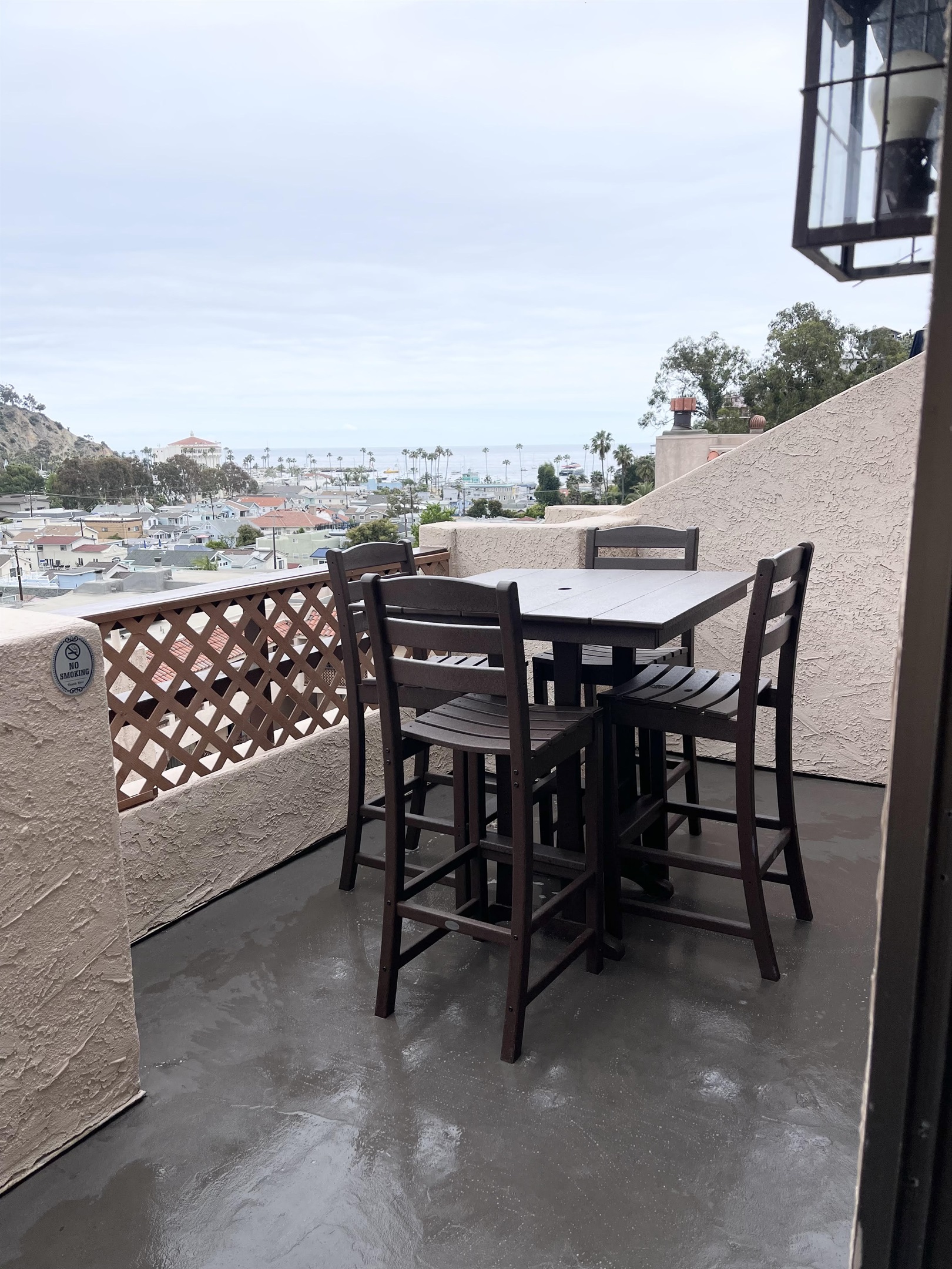 Main deck off living room with BBQ and views of most of the town of Avalon as well of the Harbor and Casino. Greta for 4th of July fireworks!