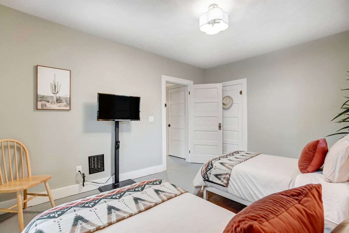 Bedroom 4 (Twins)