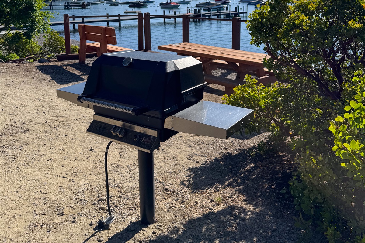 Grills and picnic benches can be reserved at the private park. Visit the park office to reserve them.