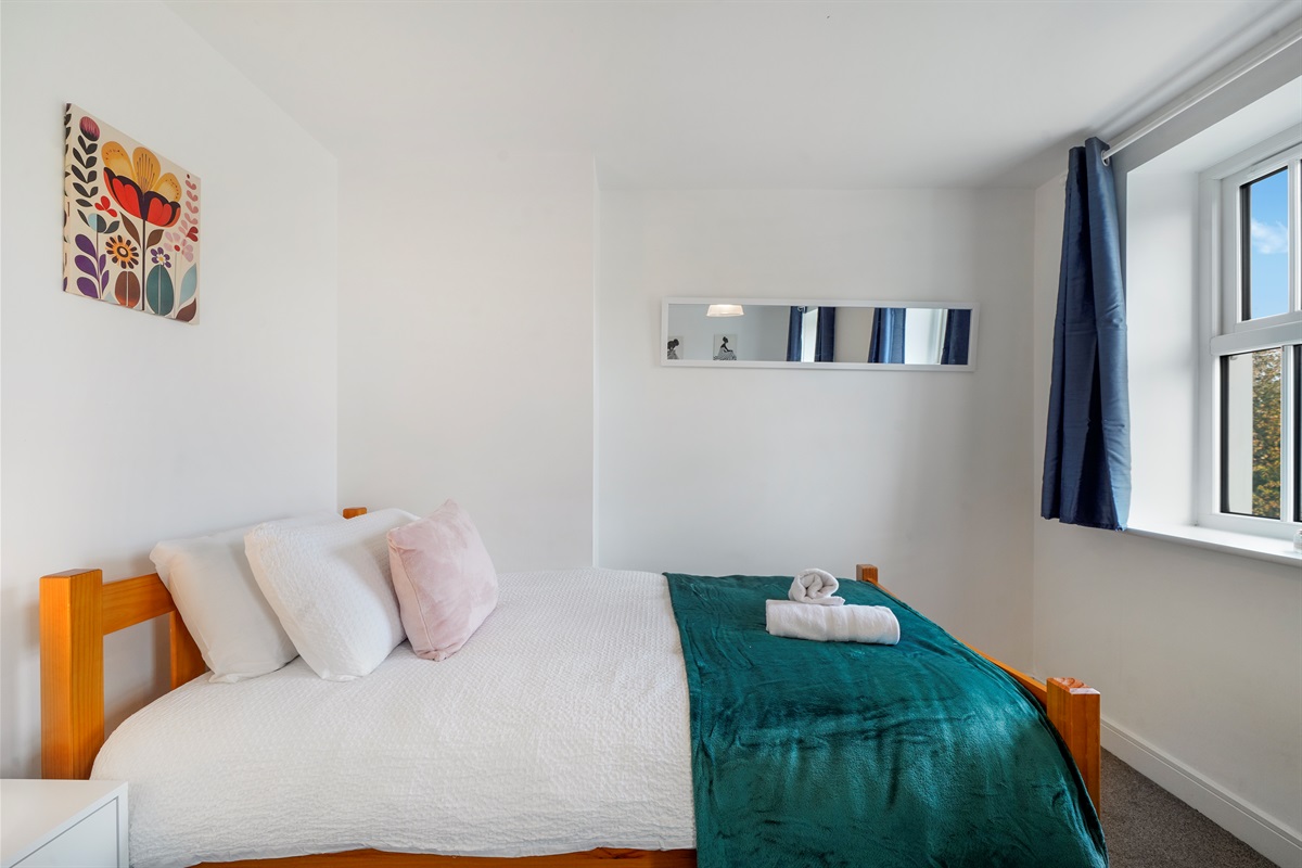 [Double bed]