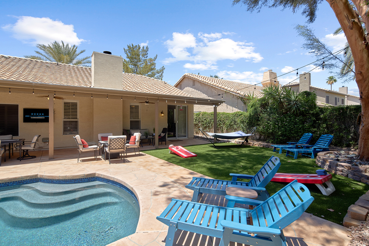 Backyard: Relaxing Space