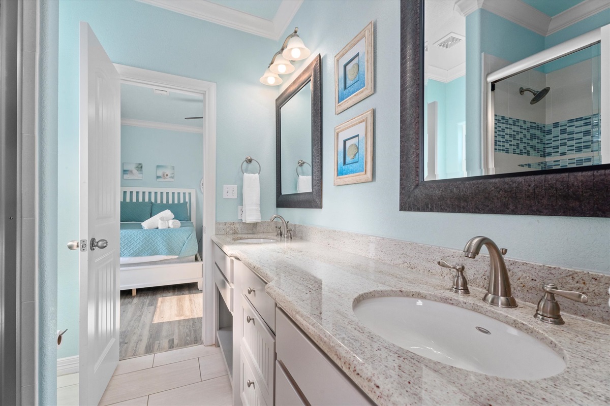 05c629f6504f4aa8a0e7f52b106f2184 Large | Beachhouse | Texas | TX | Vacation Homes | Galveston | Crystal Beach | Kokomo | Breezy Days | Beachfront Elegance | Sunrise Serenity | Southern Sands Property Management, LLC