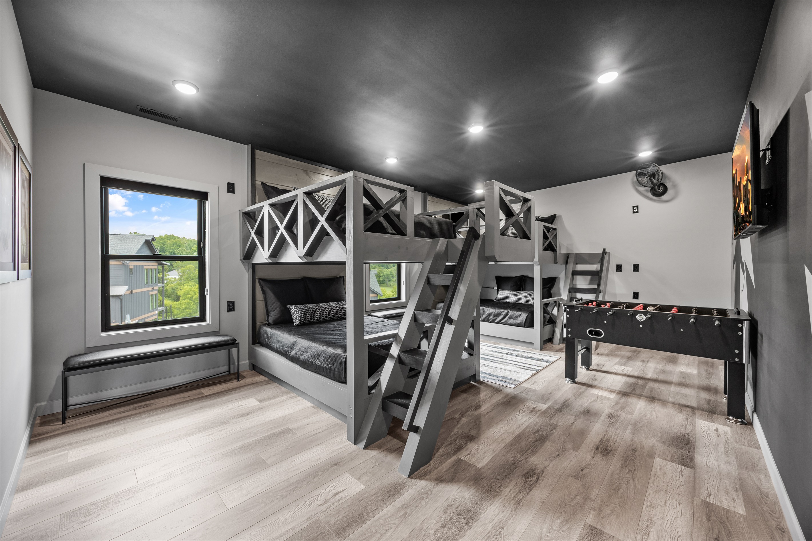 Bedroom #9: 2 sets of Queen Bunk.