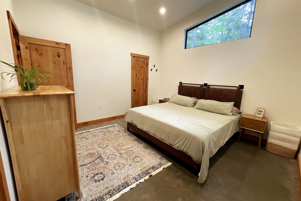 Master bedroom with king size bed