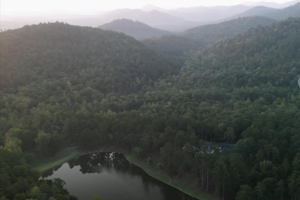 VIlla Bethesda guests have full access to private Bethesda Lake - superb fishing and kayaking !