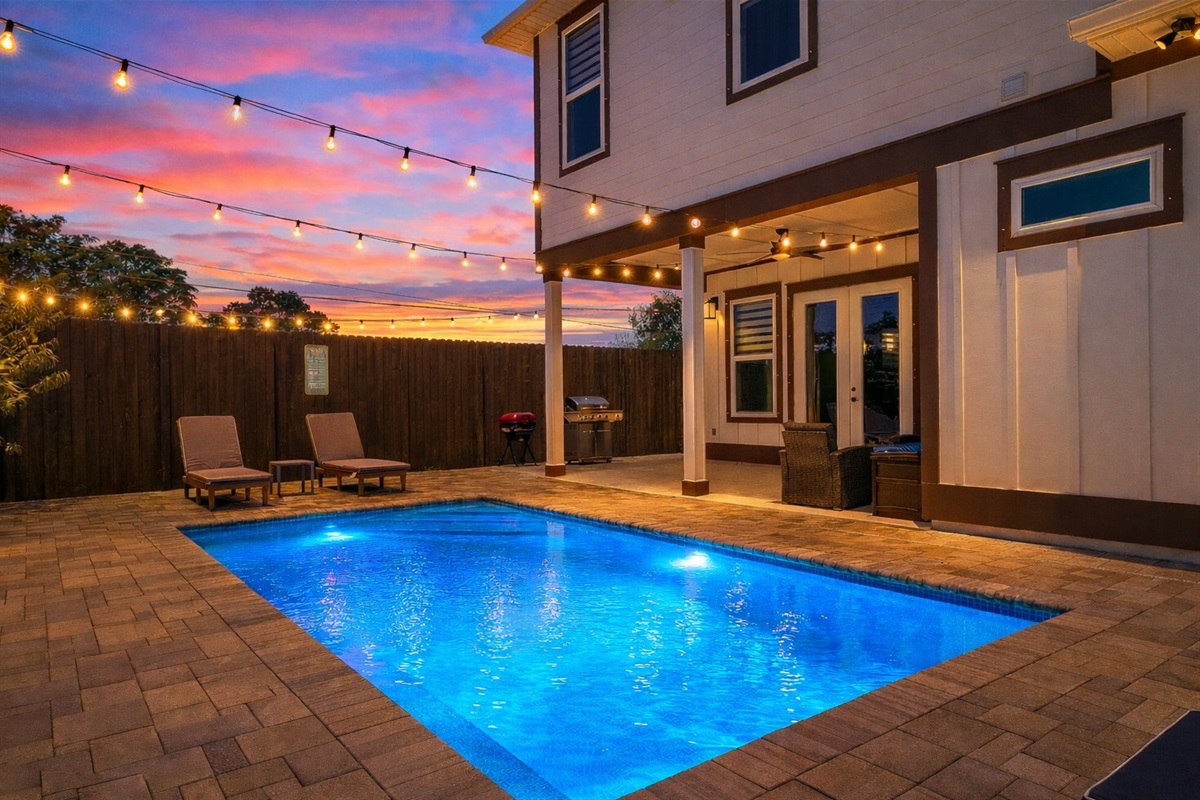 When the sun goes down, the pool stays open—no curfew, all vibes. 😎✨