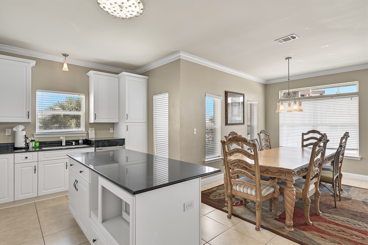 Full Kitchen #2– Includes blender + island seating