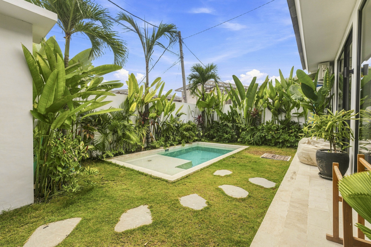 Pool area