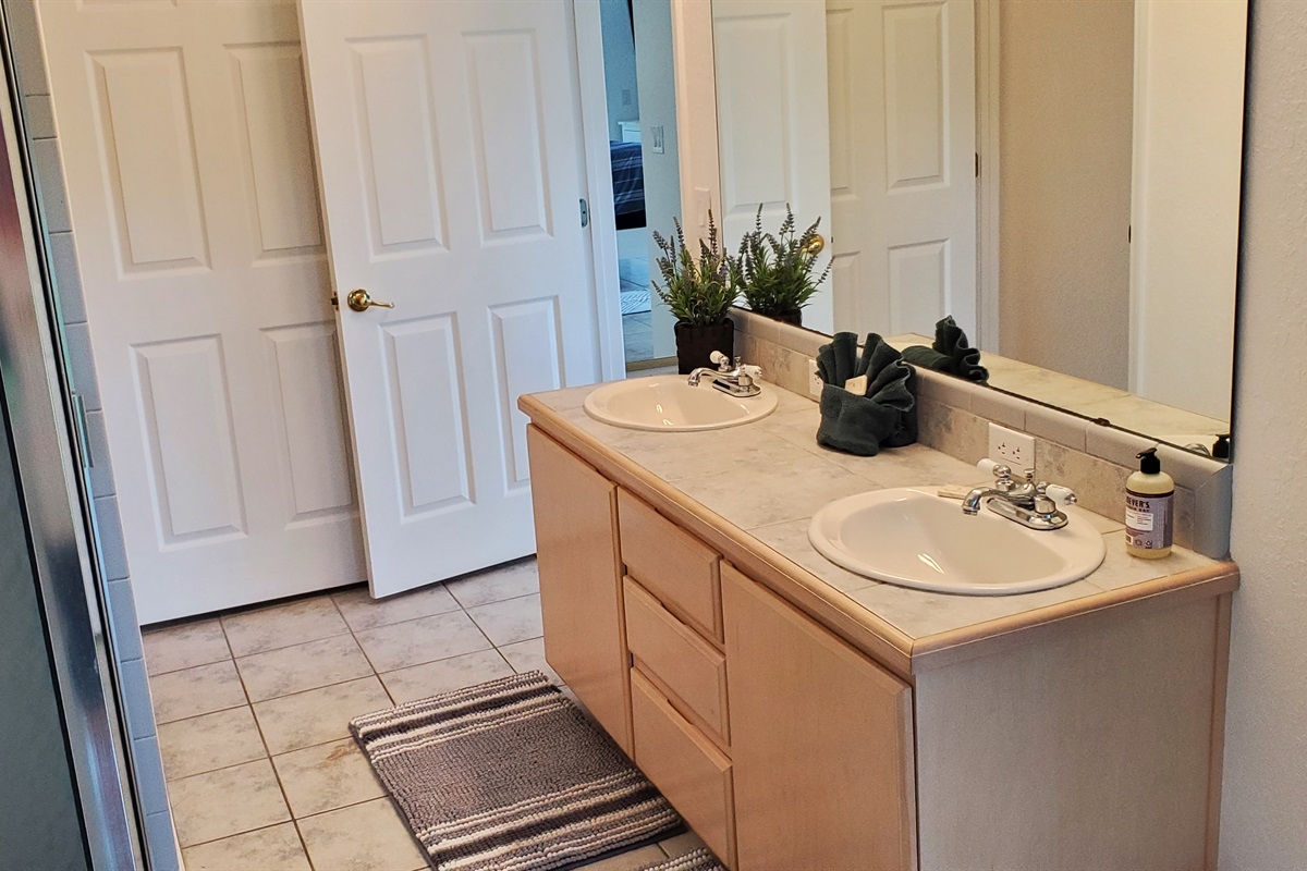 King bedroom with private full bathroom, walk in shower