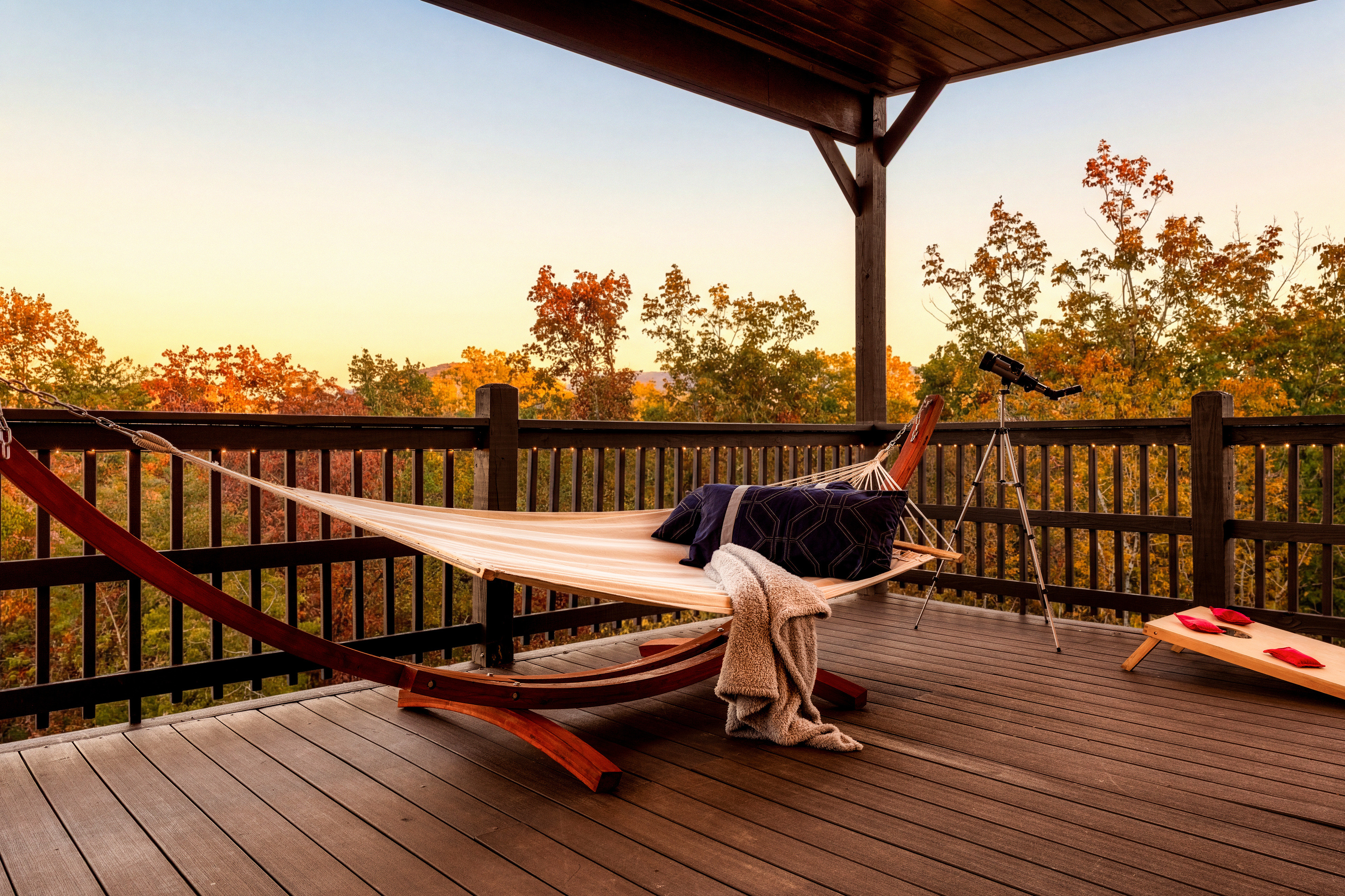 Get cozy in this hammock on the third floor Skydeck with relaxing mountain views!