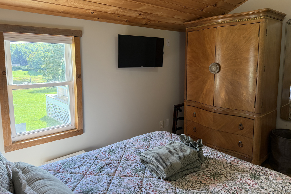 Queen bedroom