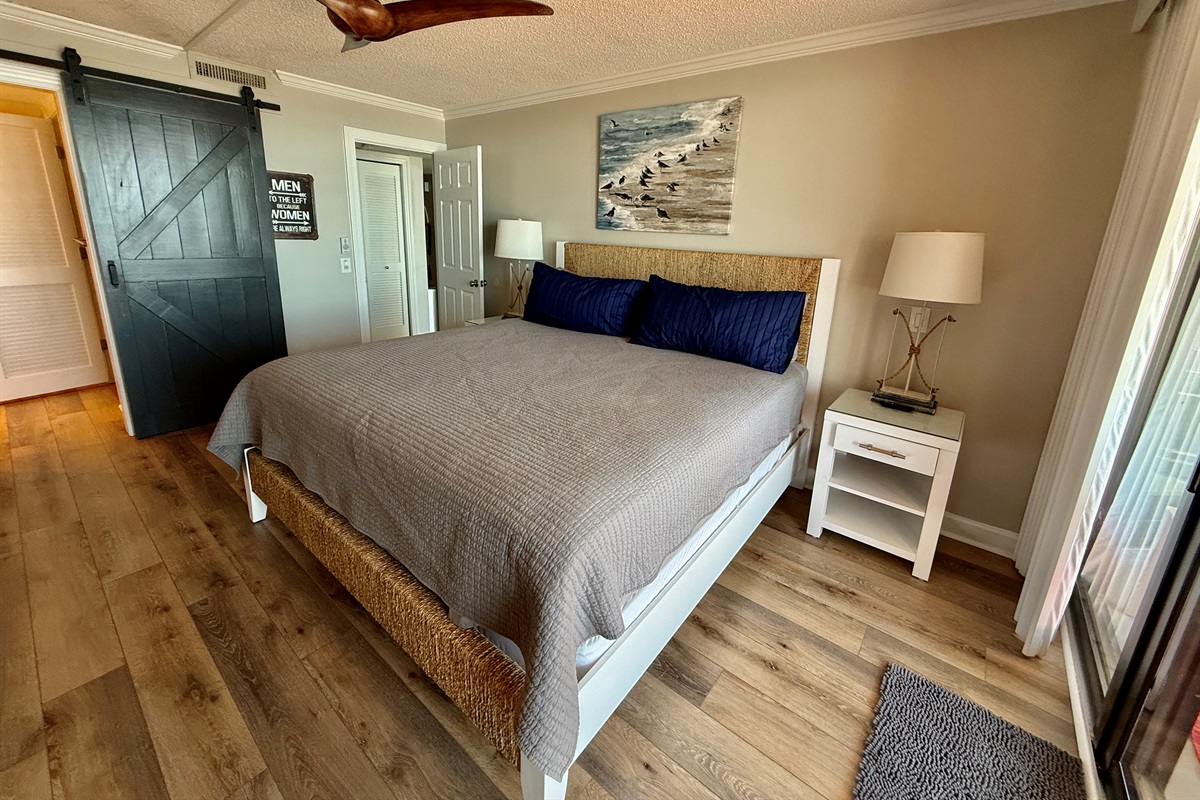 Primary Bedroom w/En Suite Master Bath