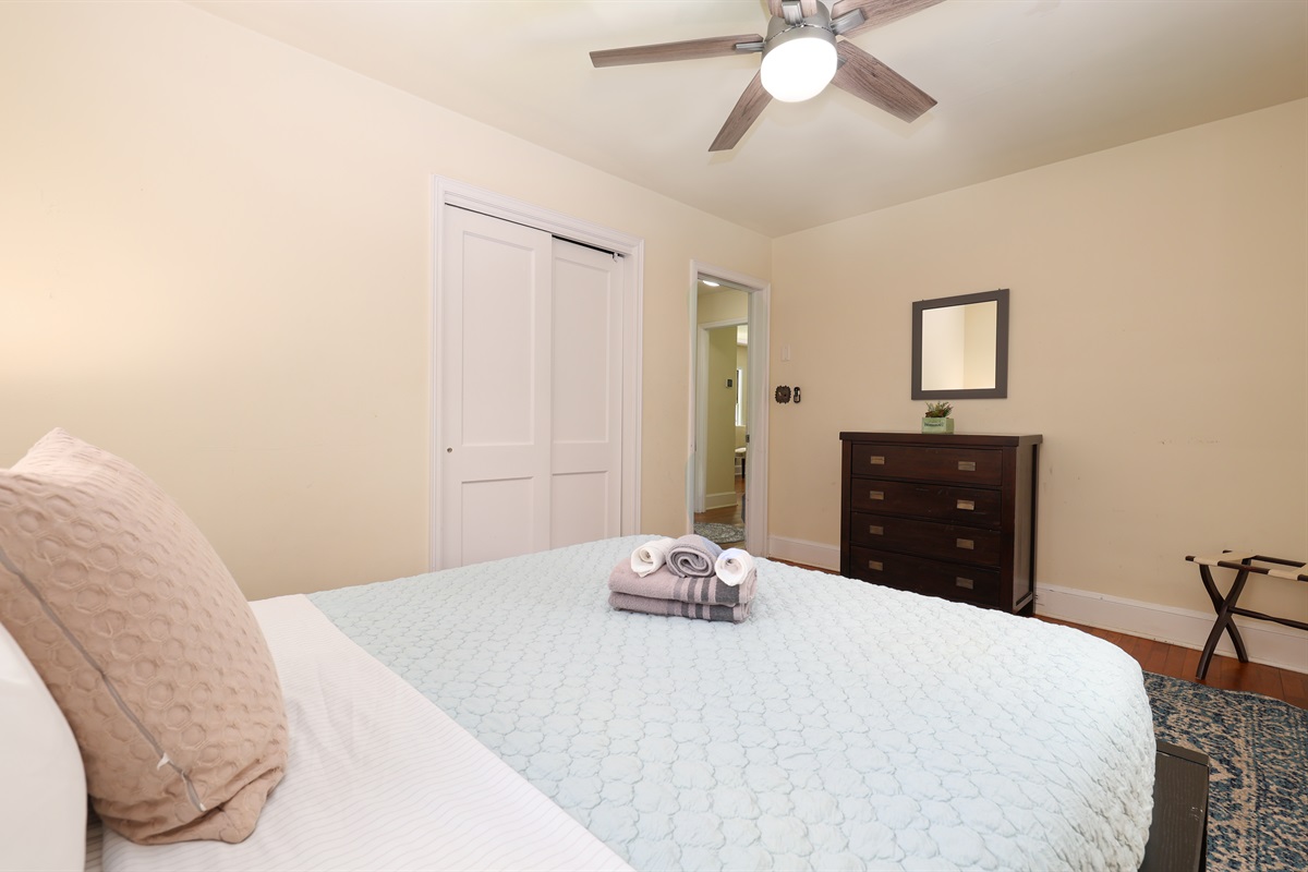 Bedroom 3 with Queen Bed