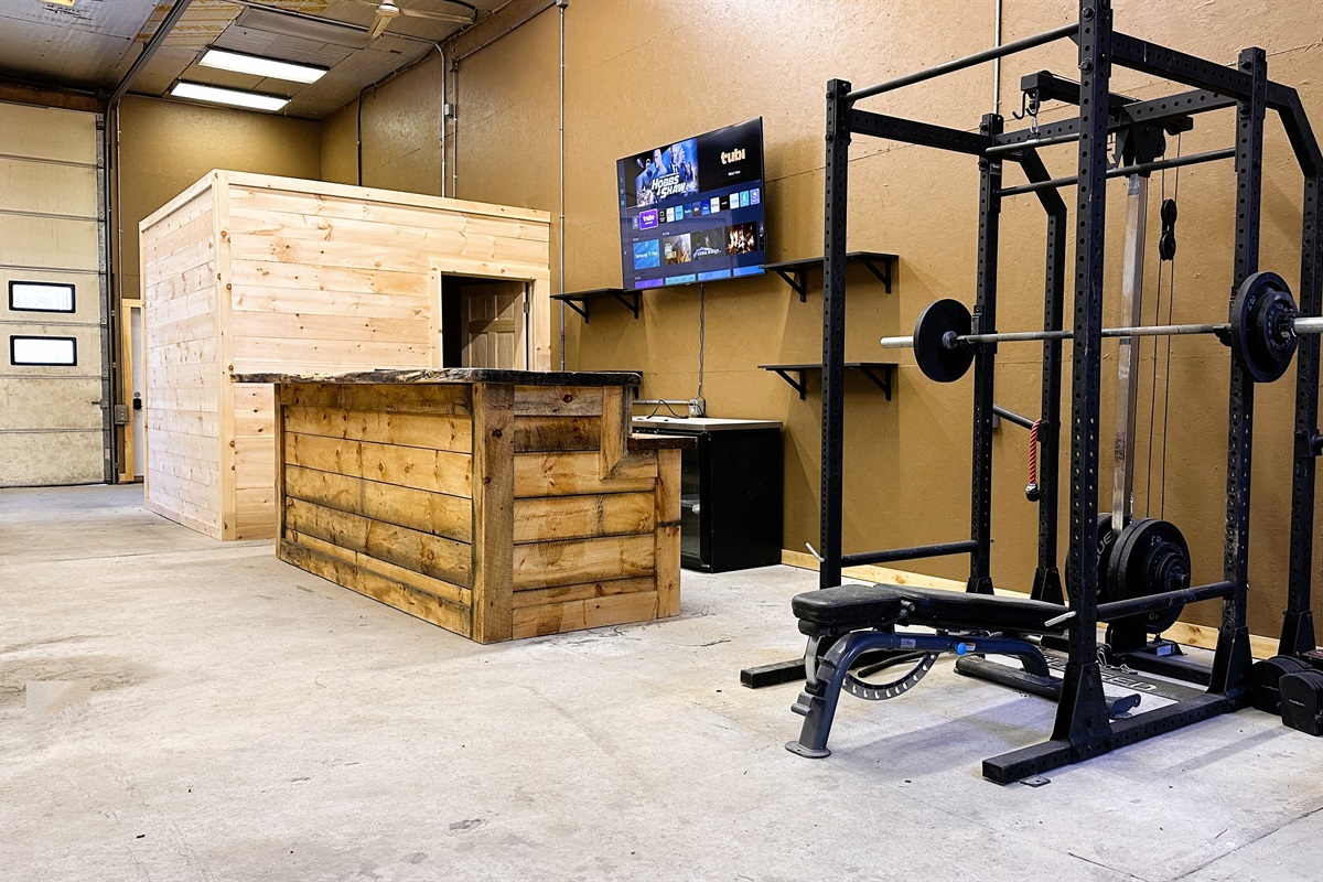 Barn, TV and Workout equipment in the Barn
