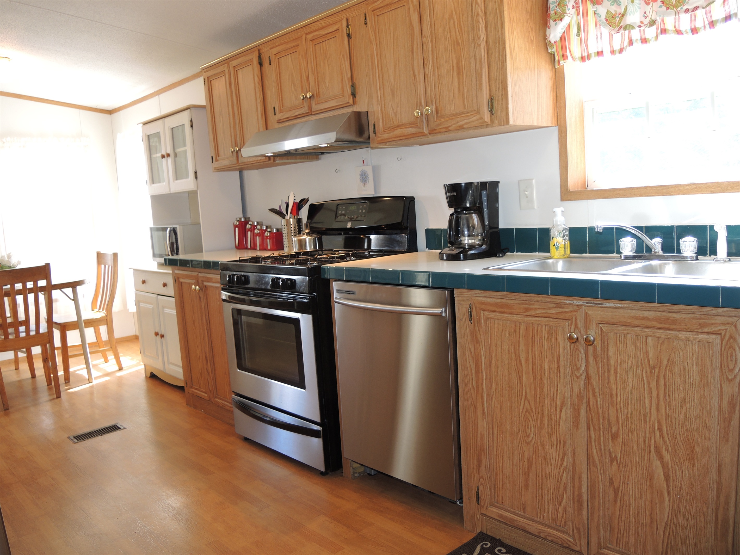 Kitchen and dining area