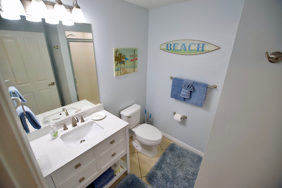 Destin West Gulfside #411: Bunk Room Bath