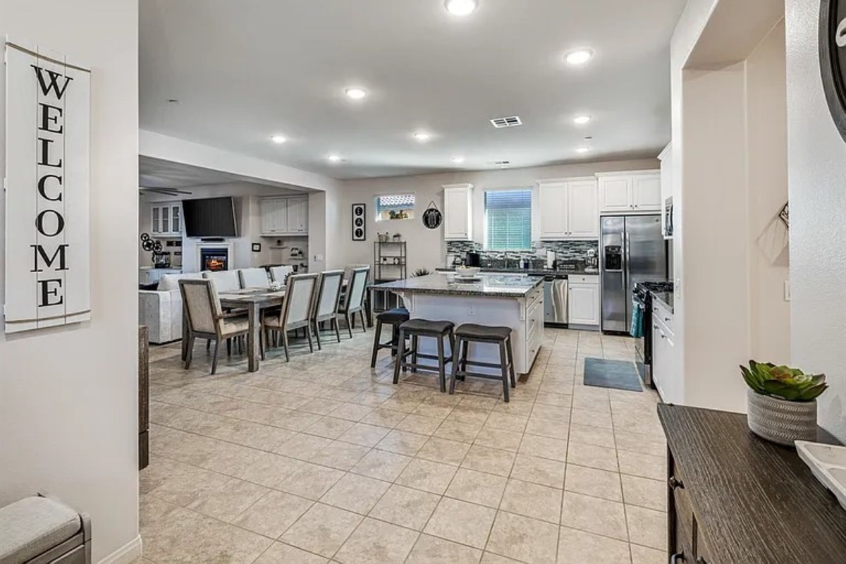 Entry way to the interior of the house