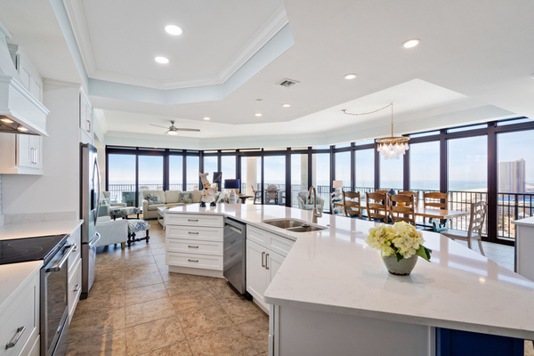 Kitchen/Family/Dining/Wet bar with View of the Balcony & Beach; Seating for 14
