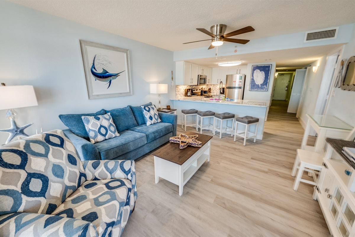 Amazing Living Room with Stunning Views🌊☀️