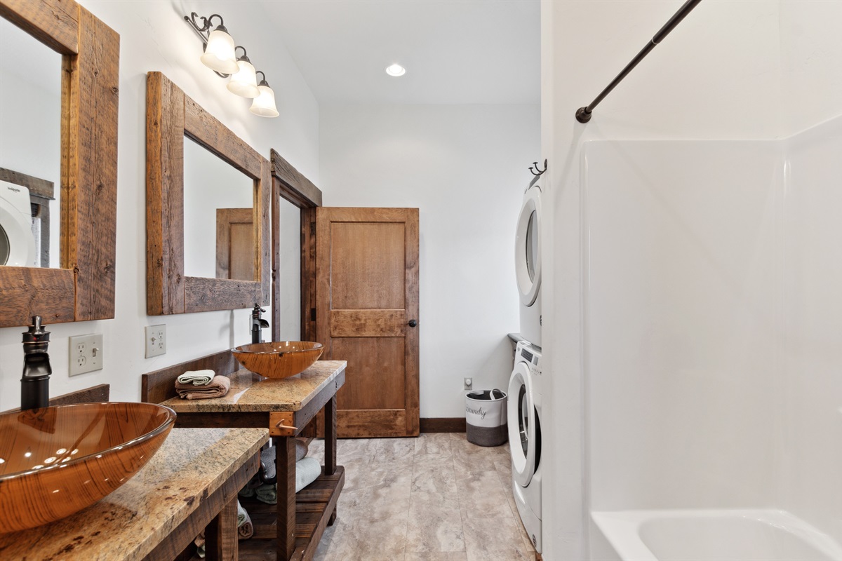 Spacious bathroom for the whole family