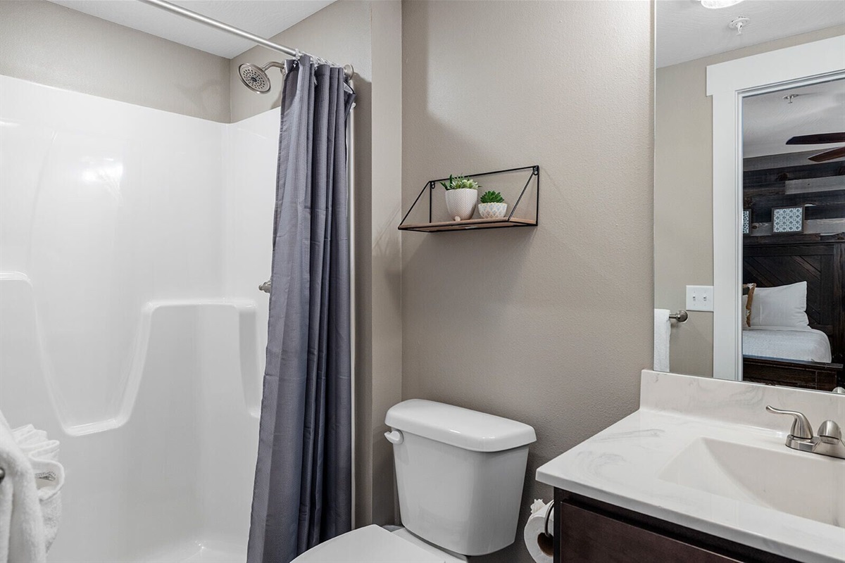 Attached Full Bathroom
