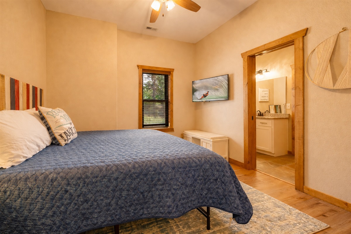 Lower level king  bedroom