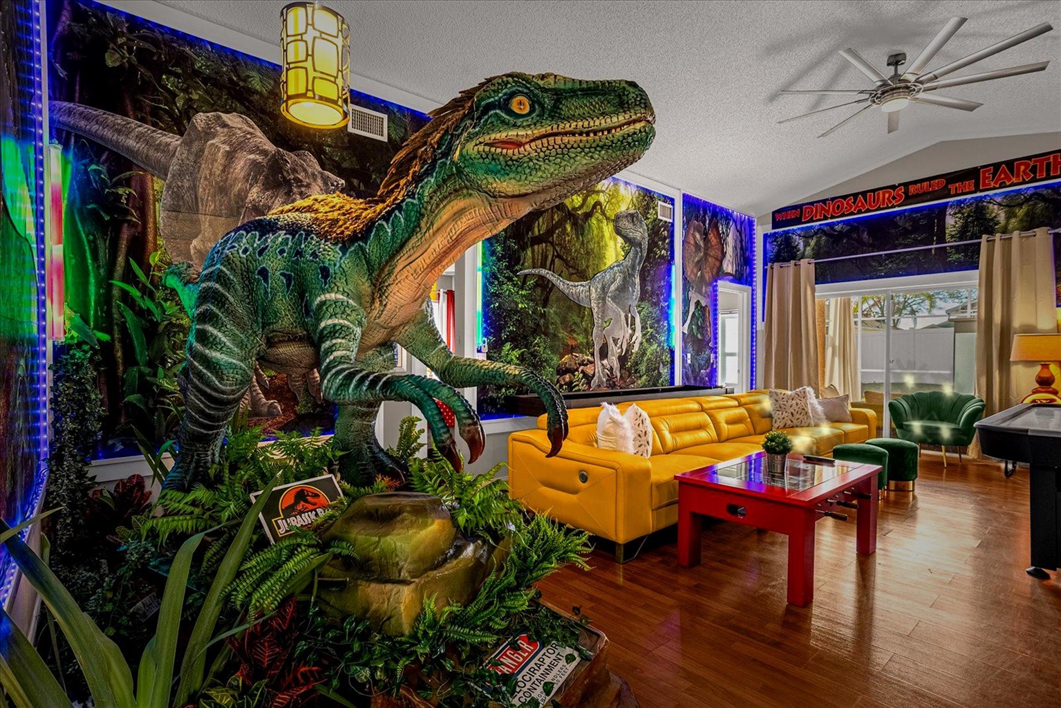Welcome to Florida Theme Park Villas, come meet Blue the Dinosaur!